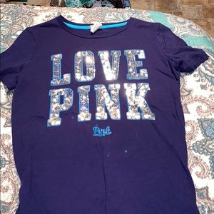 ⭐️Pink Victoria secret shirt (3 >$25 🌻)